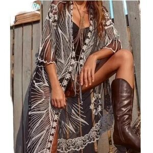 Embroidered Sheer Womens One Size Black Floral Kimono Duster Boho Chic NWT